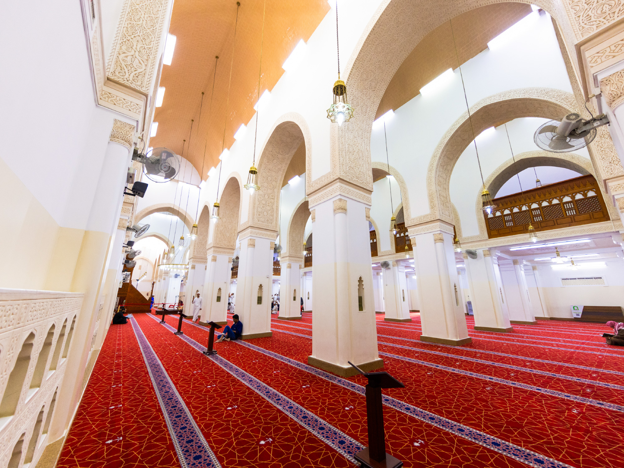 داخل مسجد القبلتين