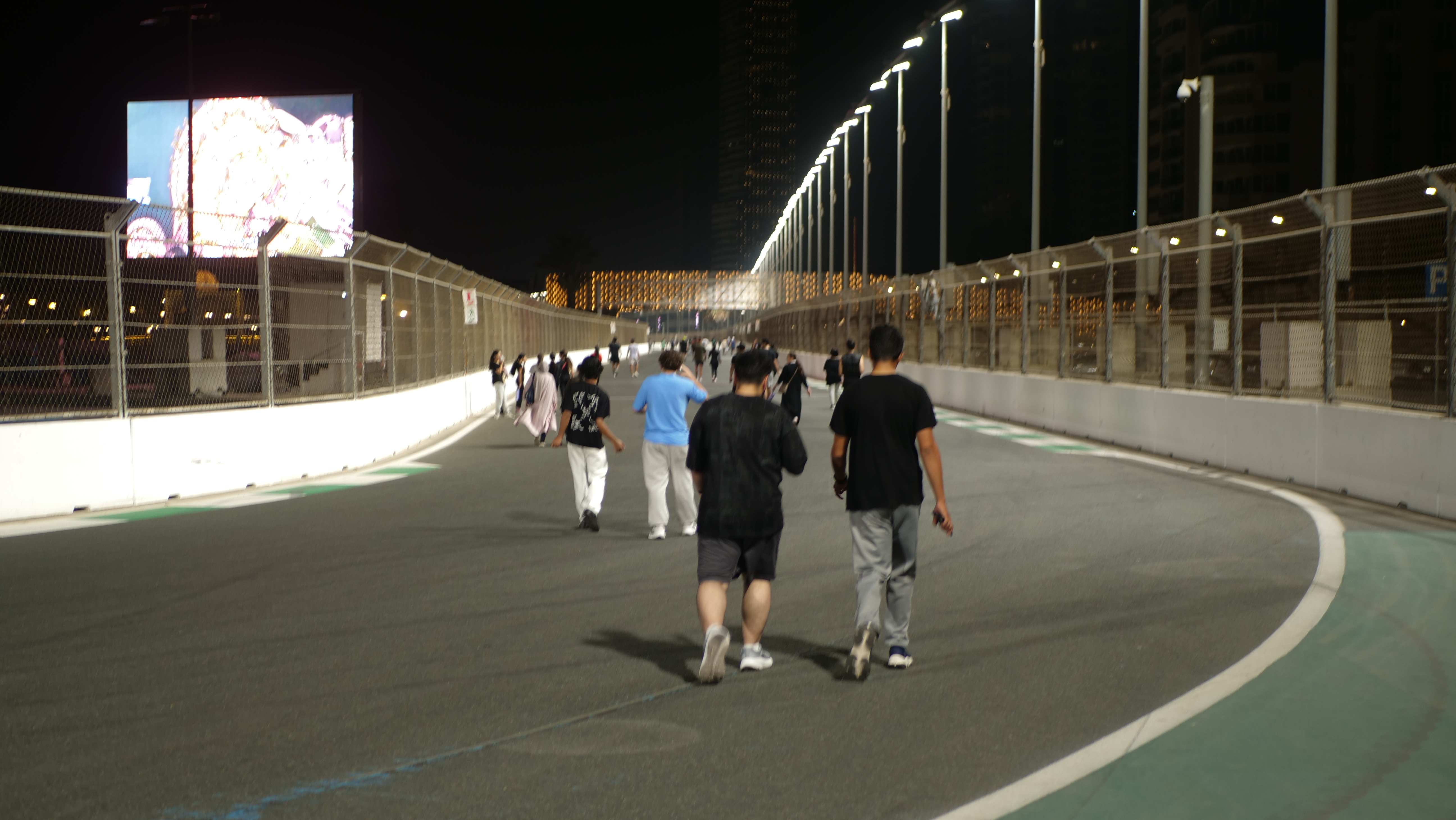 عدد من المشاركين في الجري