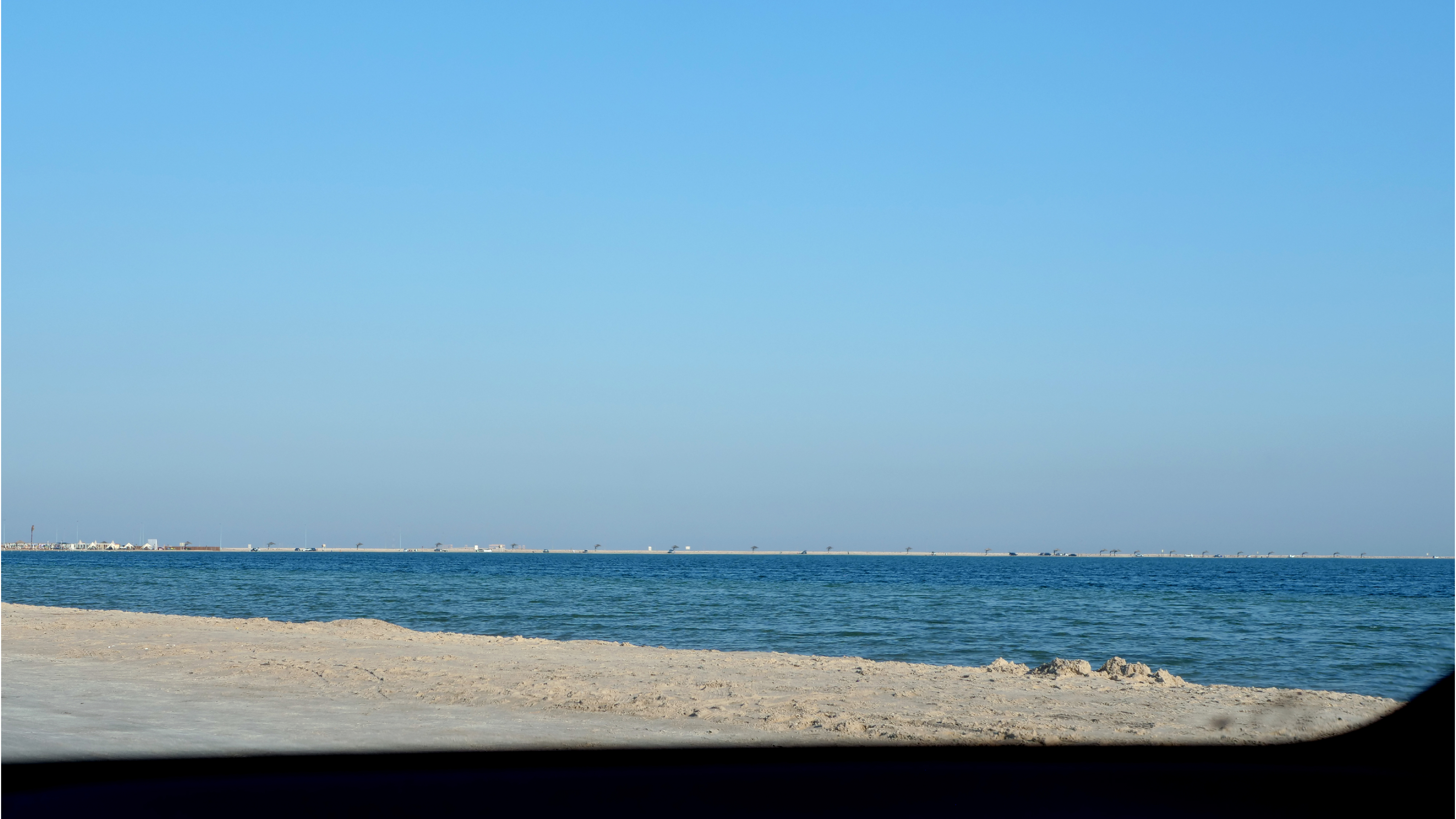 شاطئ العقير