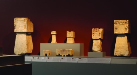 مما عثر عليه في موقع الفاو: مجامر حجرية أنيقة الشكل