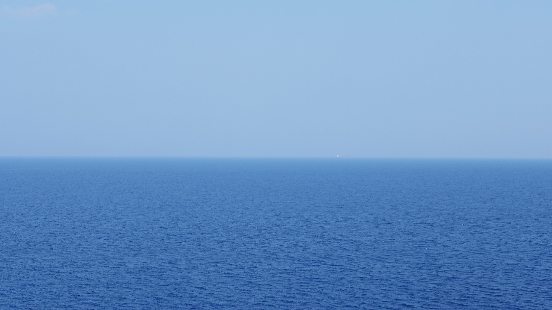  البحر الأحمر على مدّ النظر