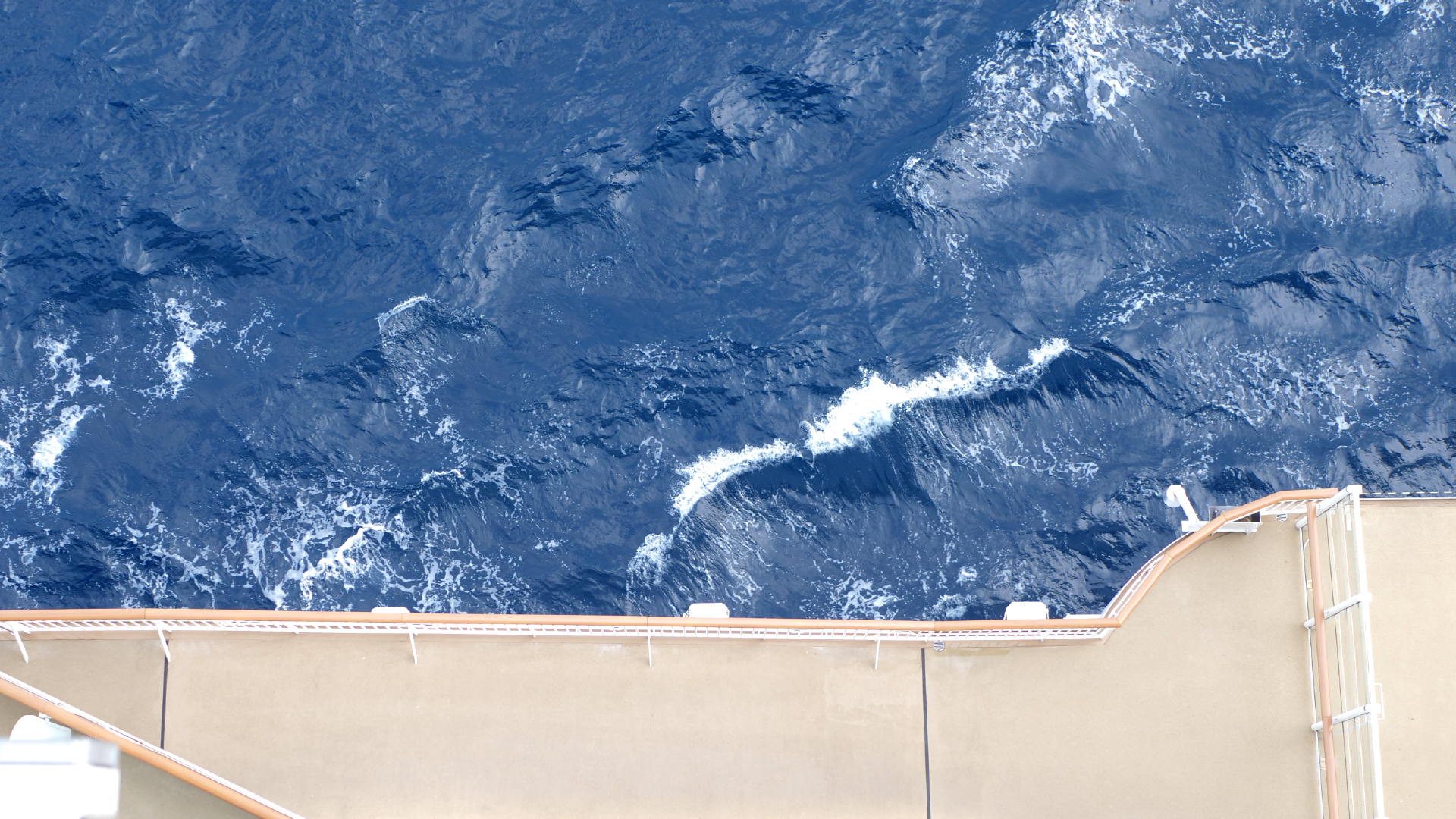 البحر من الشرفة