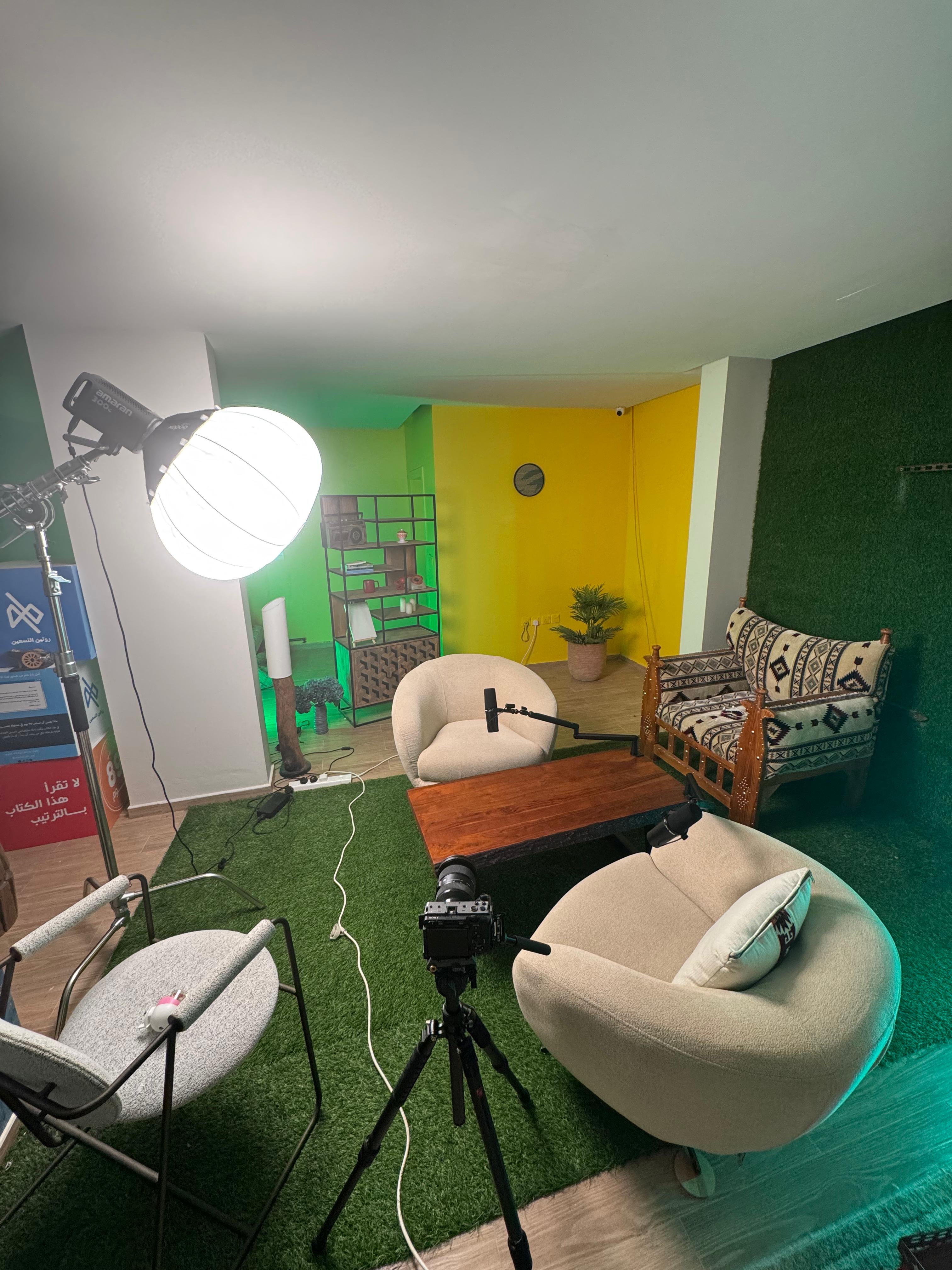 أقضي نهاية العام في الاستيديو لضمان إغلاق المشاريع قبل نهاية العام