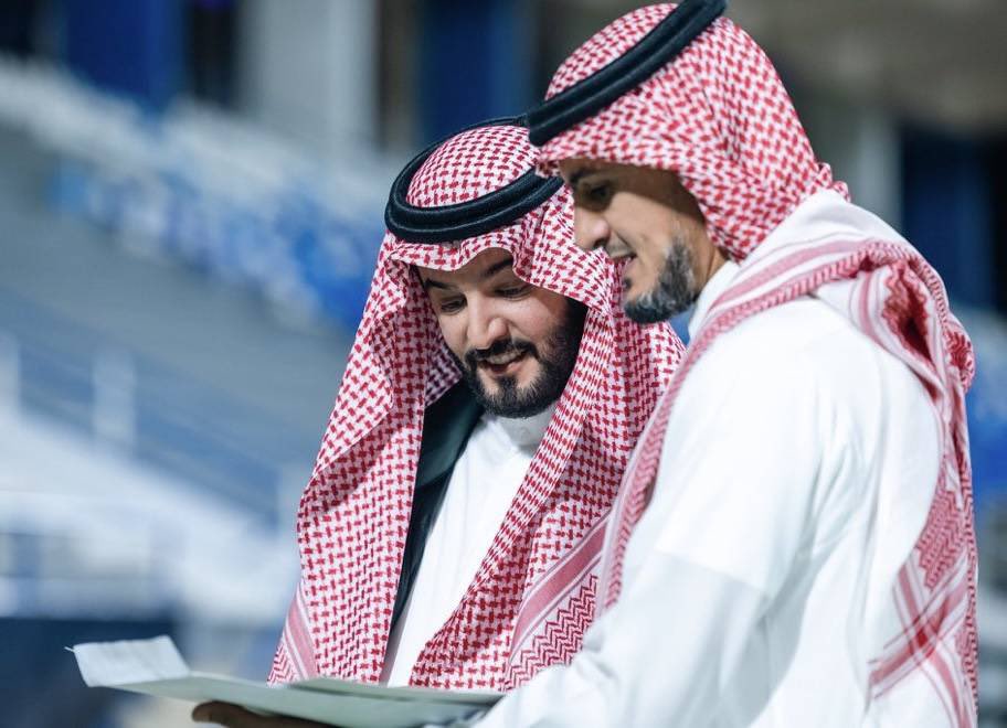 فهد بن نافل وفهد المفرج ( صورة من صحيفة الشرق الاوسط )