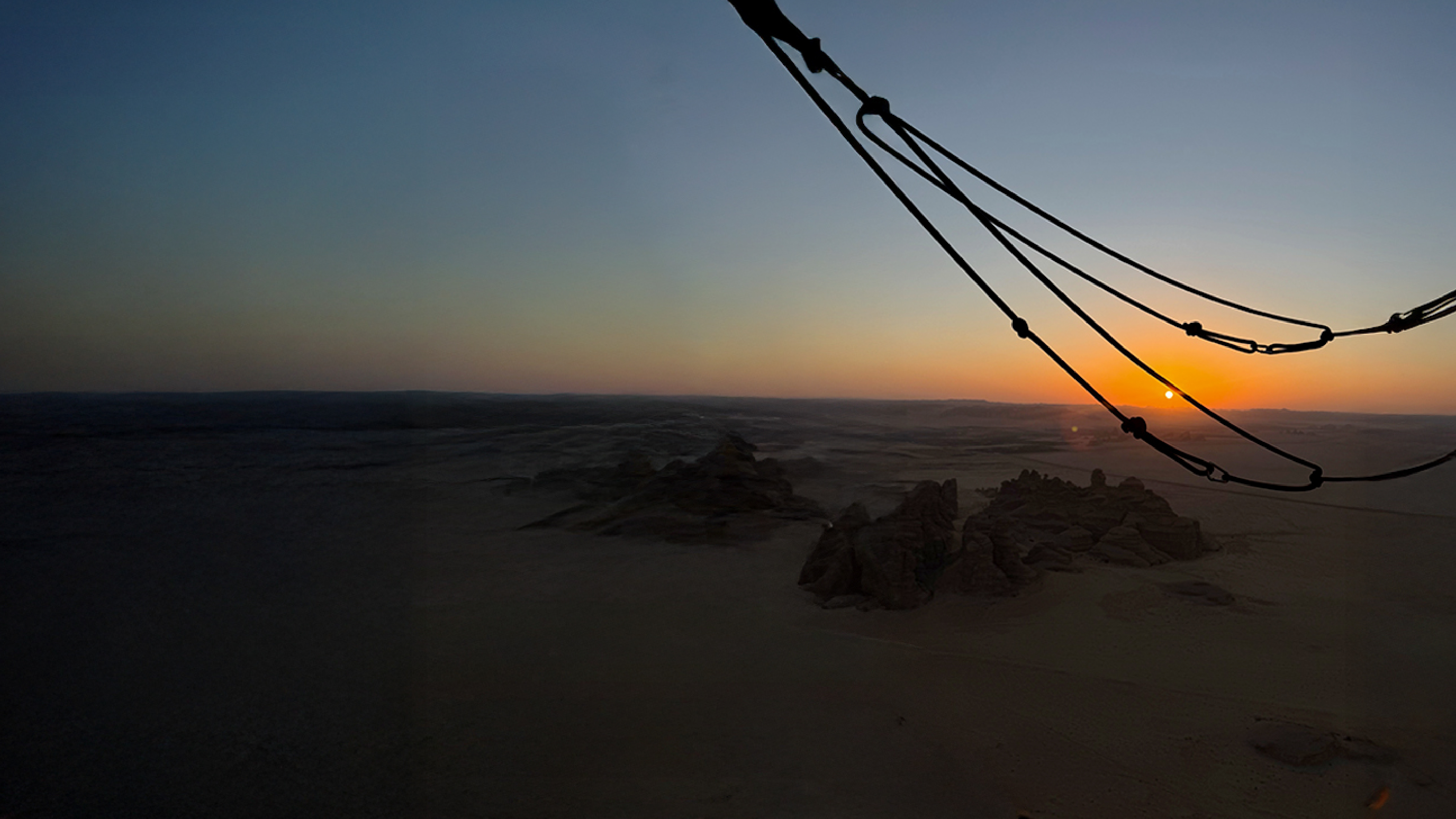 الشروق من المنطاد