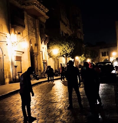 الله يسمعني!