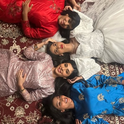 «نساء صغيرات» على أطراف الرياض: قراءة في مسلسل «شارع الأعشى»