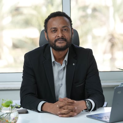 صورة غسان علي عثمان