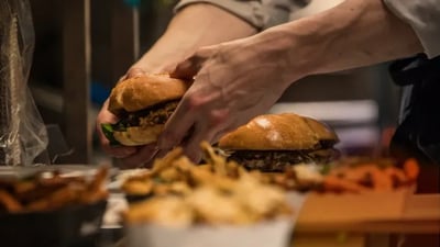 ما الذي لا نعرفه عن خطر الأطعمة المُصنّعة