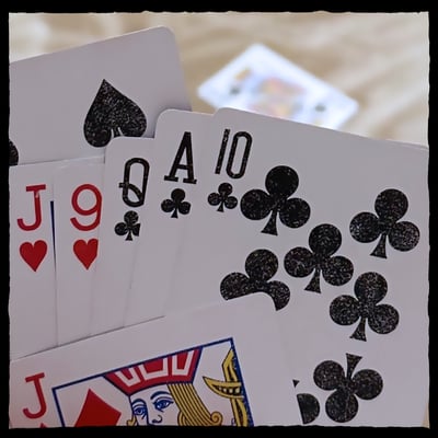 البلوت لعبة سعودية لا تموت